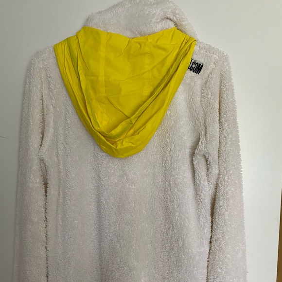 Volcom pullover. Size small - Picture 5 of 7